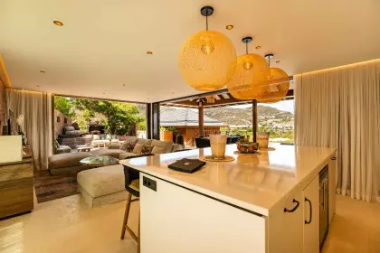 Villa Tourmaline · 5