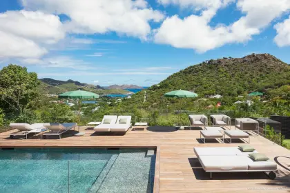 Villa Emotion · 3