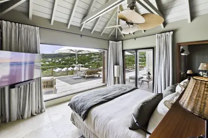 Bonnie & Clyde Estate · 3