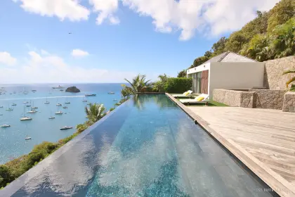 Utopic & Maison de la Luz Estate · 5