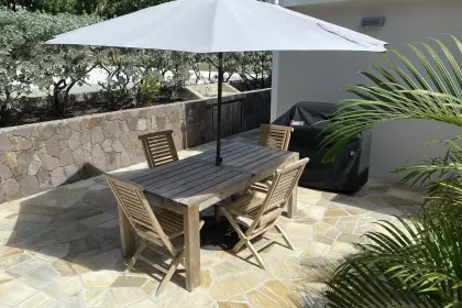 Villa Aja · 5