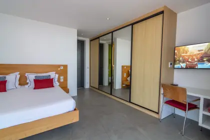 Villa Claire · 5
